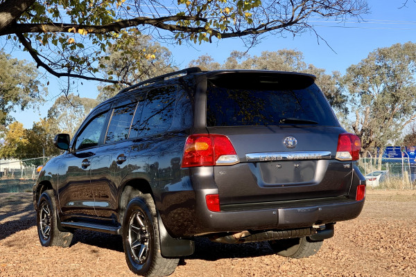 2015 MY13 Toyota LandCruiser VDJ200R VX SUV Image 5