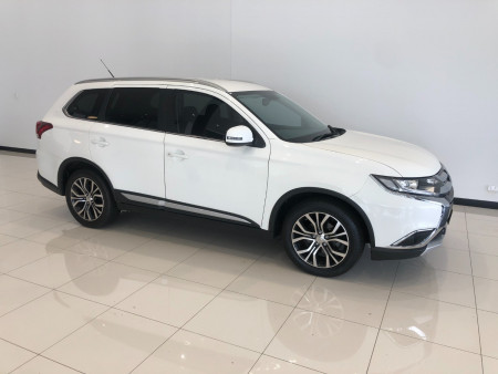 2016 Mitsubishi Outlander ZK Turbo XLS Awd 7 seats Image 2