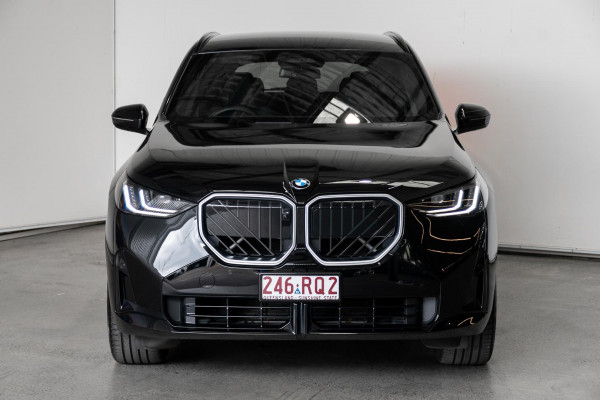 2025 BMW X3 G45 30e xDrive SUV image 4