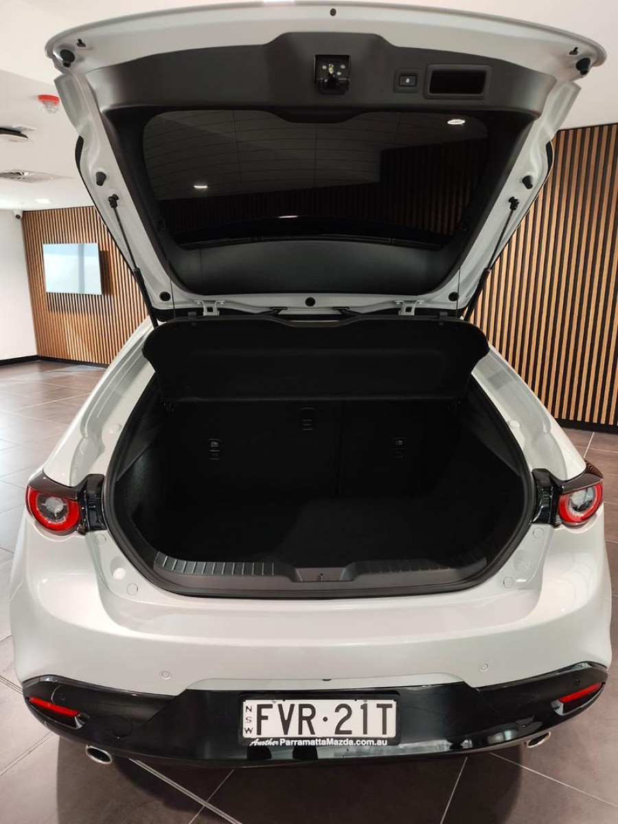 2025 Mazda 3 BP Series G20 Touring Hatch Image 8