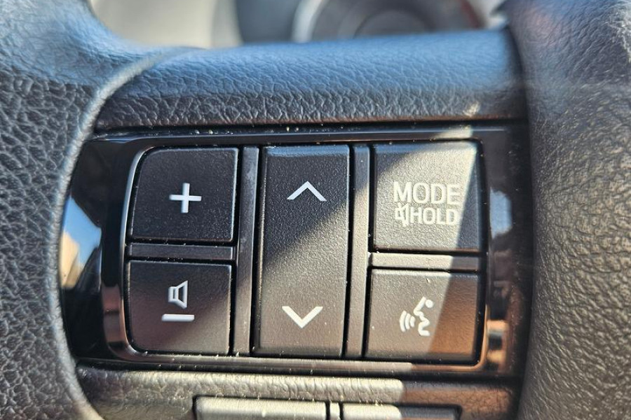 2022 Toyota HiLux GUN126R SR Double-Cab Pick-Up Image 32