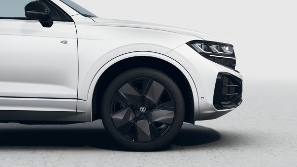 2026 Volkswagen Touareg RC 210TDI Wolfsburg Edition SUV image 6