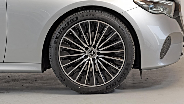 2026 Mercedes-Benz E-Class W214 E200 Sedan image 20