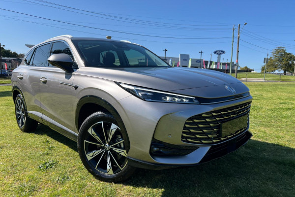 2024 MY24.5 MG HS AS33 Essence SUV