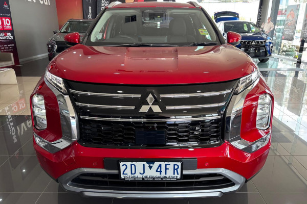 2025 Mitsubishi Outlander ZM LS SUV Image 2