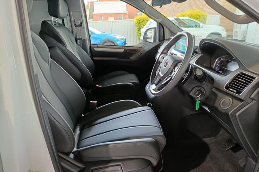 2025 LDV G10 SV7C + Van Image 18