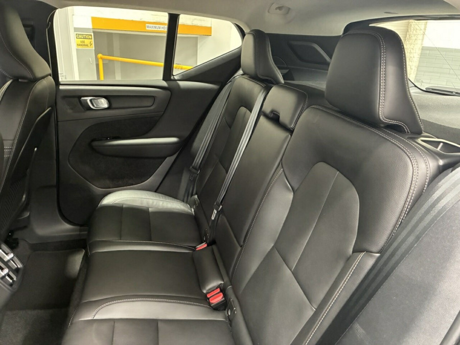 2025 Volvo XC40 XZ Plus B4 SUV Image 19