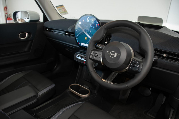 2025 MINI Cooper F65 C Classic Hatch image 6
