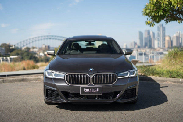 2022 BMW V8TT M550i Xdrive Pure Lci Sedan Image 3