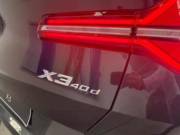 2025 BMW X3 G45 40d xDrive SUV image 7