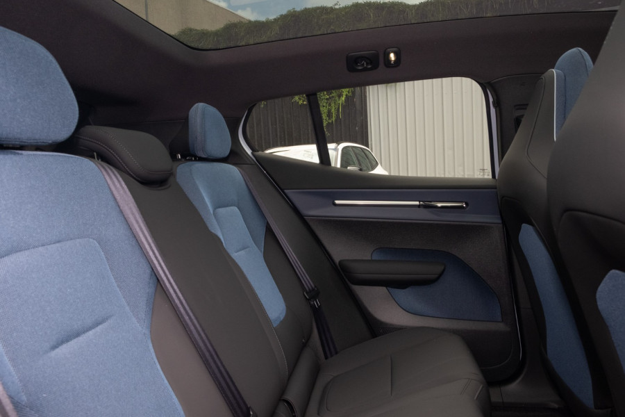 2024 Volvo EX30  Twin Motor Performance Ultra SUV Image 8