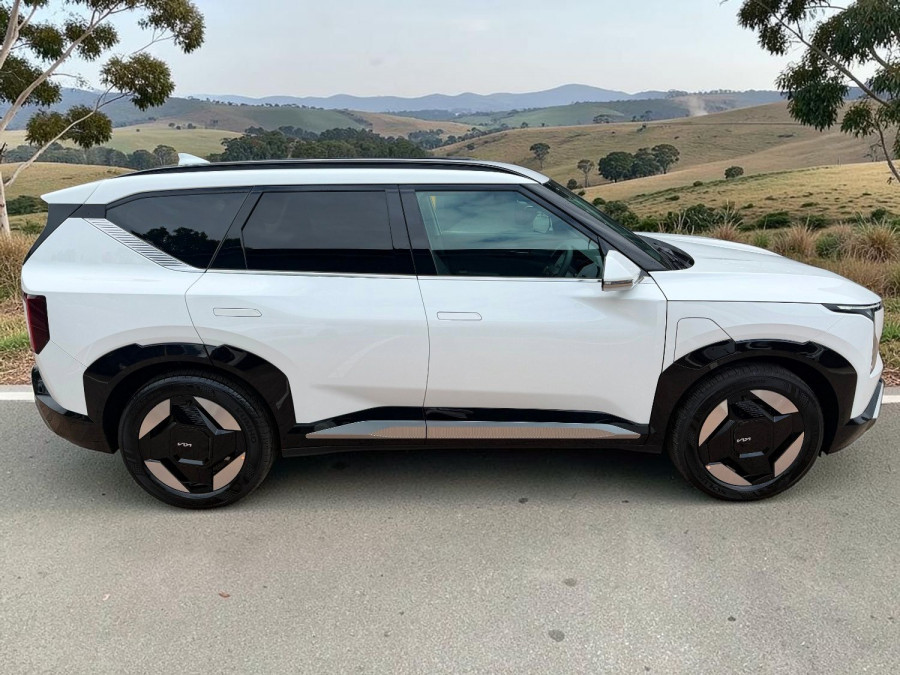 2026 Kia EV5 OVc Earth SUV Image 2
