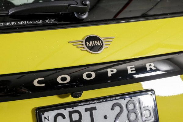 2026 MY25 MINI Cooper F65 C Favoured Hatch image 12