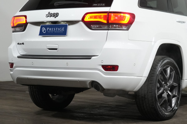 2021 Jeep Grand Cherokee Cherokee 80th Anniversary Special Edtn SUV Image 8