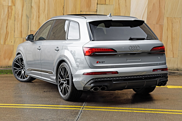 2026 Audi SQ7 4M TFSI SUV image 2