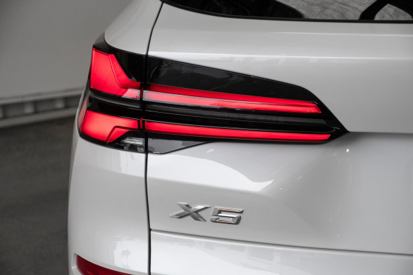 2025 BMW X5 G05 LCI xDrive30d M Sport SUV image 24