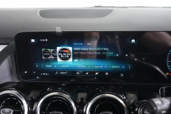 2021 Mercedes-Benz B180 Hatch image 22