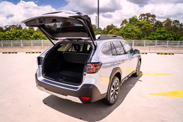 2024 Subaru Outback 6GEN AWD Touring XT SUV Image 3