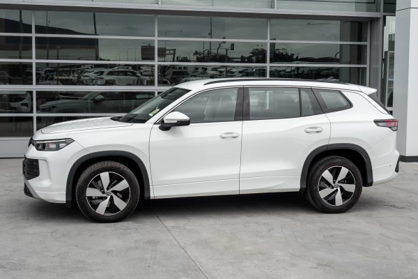 2025 Volkswagen Tayron R4 150TSI Life SUV Image 3