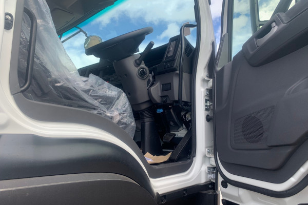 2026 Isuzu FYJ 320-355 AT R51 Cab Chassis Image 10