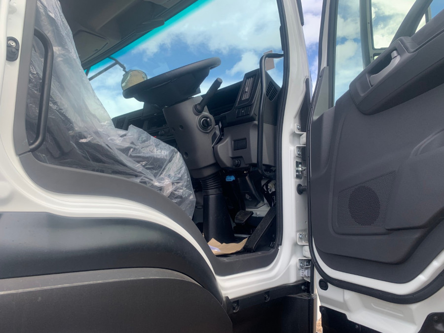 2026 Isuzu FYJ 320-355 AT R51 Cab Chassis Image 10