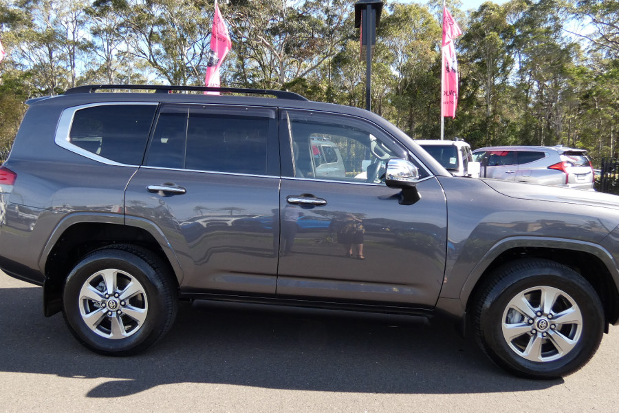 2021 Toyota LandCruiser FJA300R LC300 SAHARA 4X4 SUV Image 22