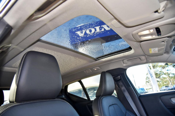 2024 MY25 Volvo XC40 XZ Plus B4 SUV Image 17