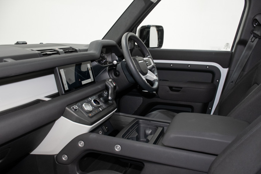 2022 Land Rover Defender L663 110 P300 SUV Image 26