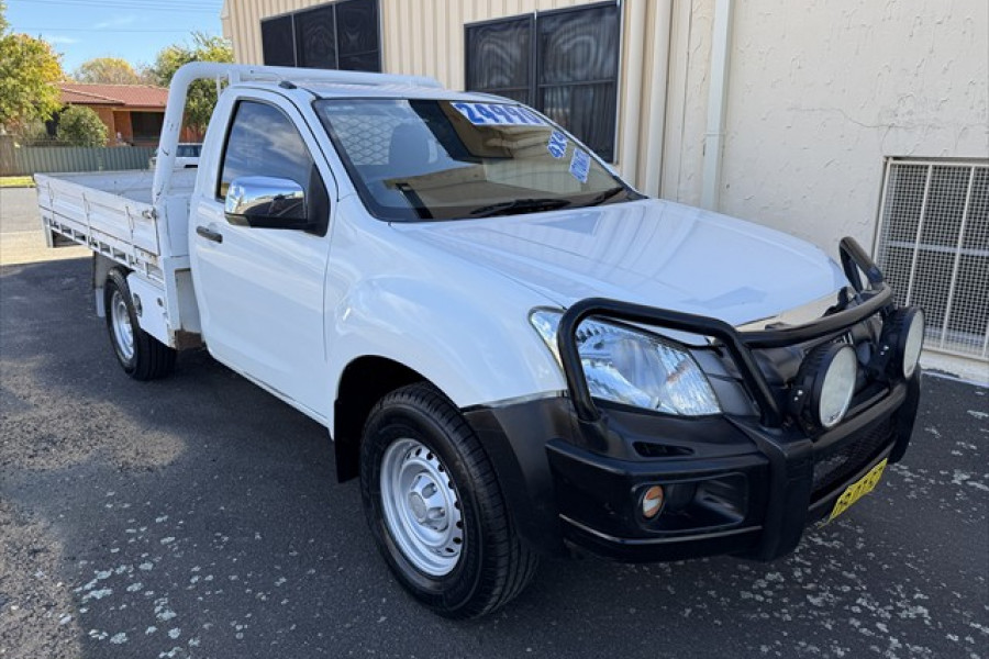 2014 Isuzu D-MAX SX Cab Chassis Image 8