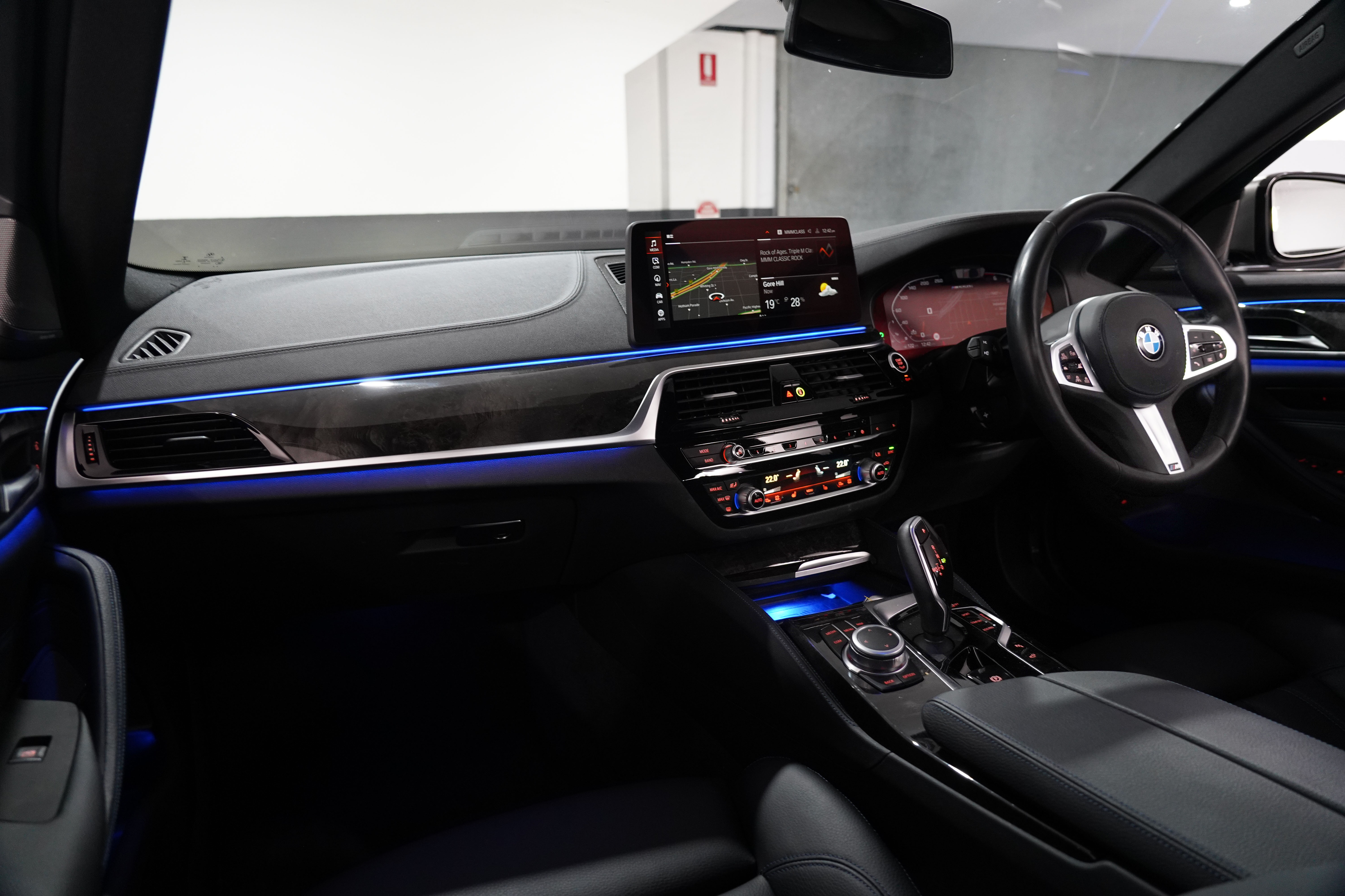 2022 BMW V8TT M550i Xdrive Pure Lci Sedan Image 25