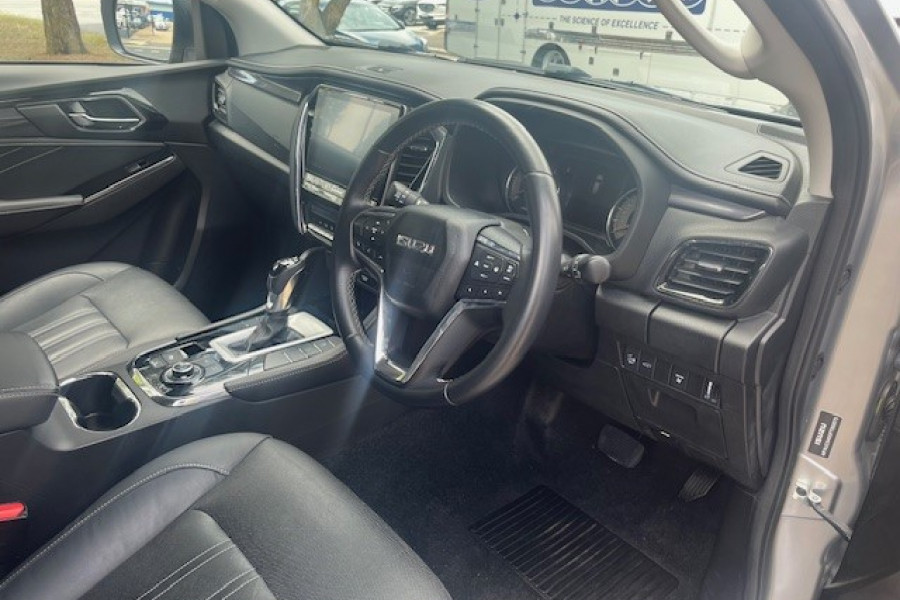 2023 Isuzu MU-X RJ LS-T SUV Image 24