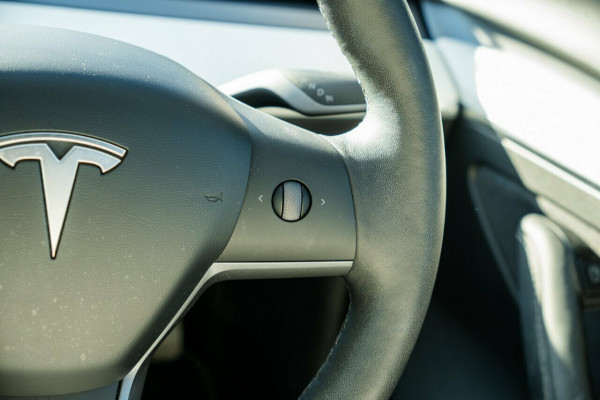 2021 Tesla Model 3  Standard Range Plus Sedan Image 13
