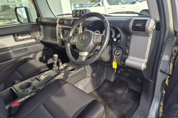 2012 MY13 Toyota FJ Cruiser GSJ15R  SUV Image 17
