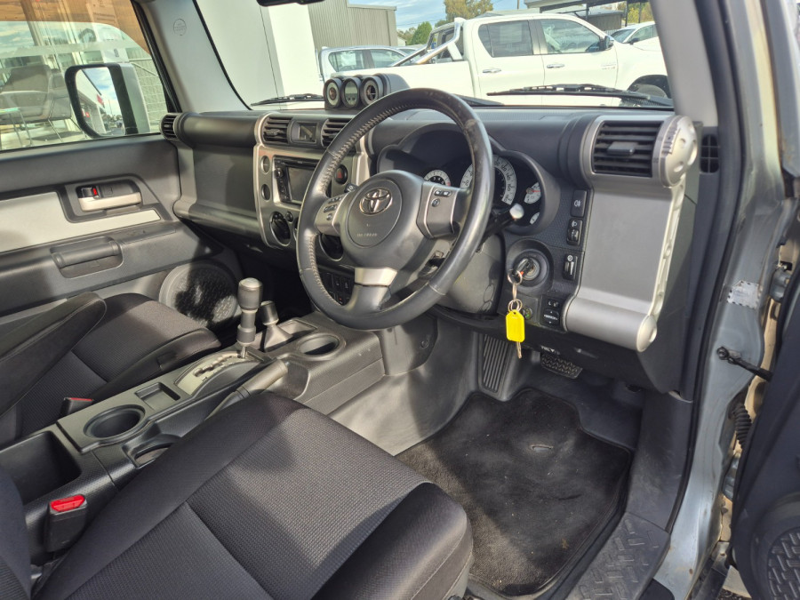 2012 MY13 Toyota FJ Cruiser GSJ15R  SUV Image 17