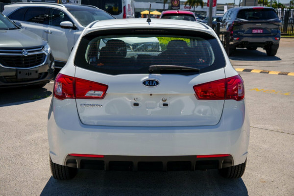 2011 MY12 Kia Cerato TD Si Hatch Image 3