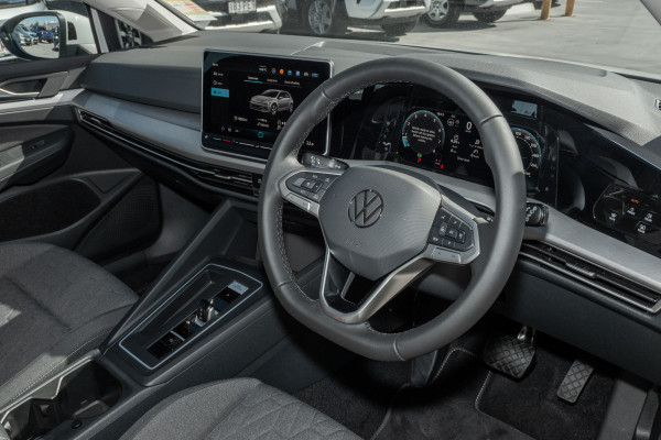 2026 Volkswagen Golf 8.5 110TSI Life Hatch image 6
