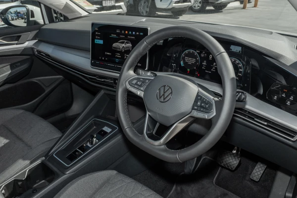 2026 Volkswagen Golf 8.5 110TSI Life Hatch Image 6