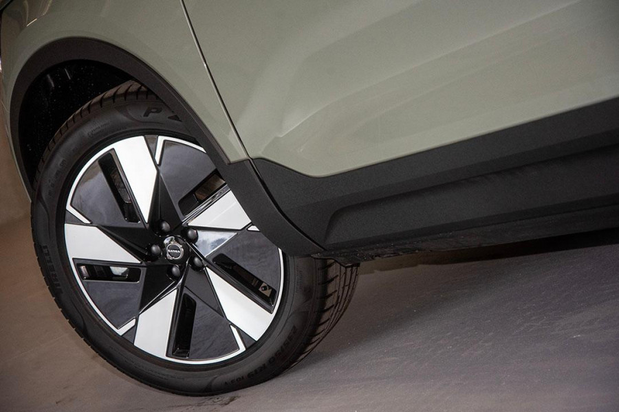 2024 Volvo C40  Recharge SUV Image 23