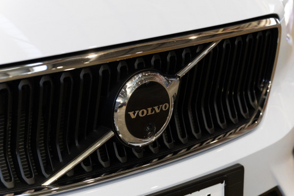 2025 MY26 Volvo XC40 XZ Plus B4 SUV Image 23