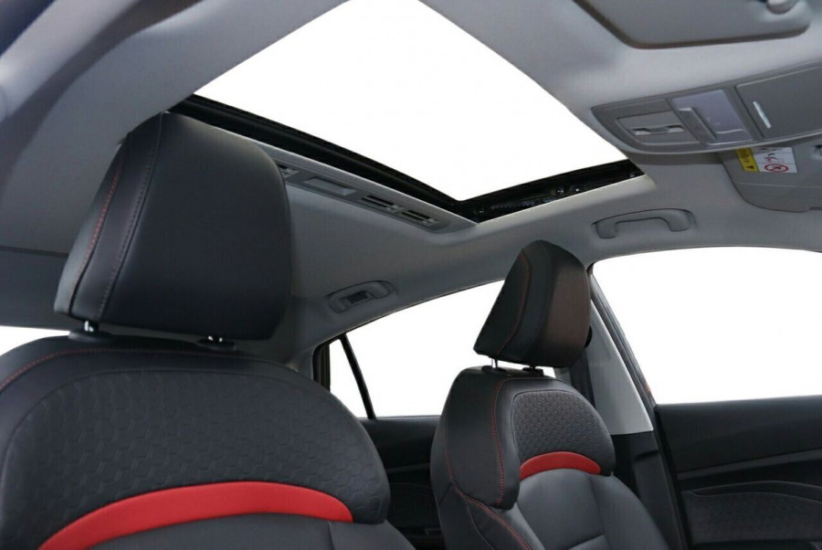 2025 MG MG5 Essence Sedan Image 15
