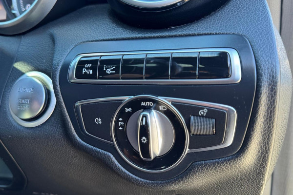 2015 Mercedes-Benz C-Class W205 C200 Sedan Image 22