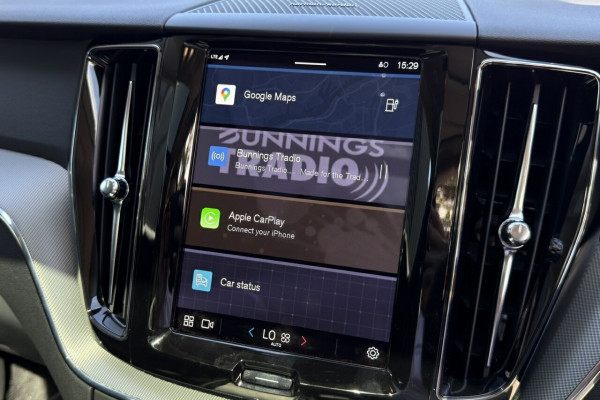 2025 Volvo XC60 UZ Plus T8 Plug-in Hybrid SUV Image 15
