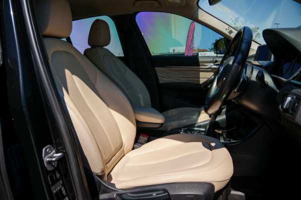 2015 BMW X1 F48 sDrive20i SUV Image 18