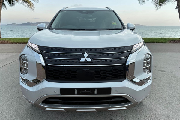 2025 MY24 Mitsubishi Outlander ZM PHEV Exceed SUV Image 2