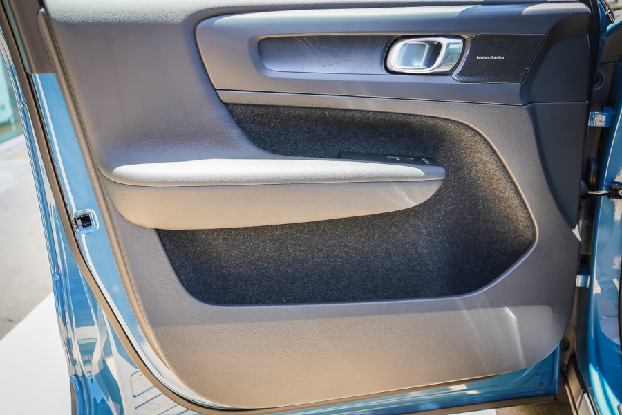 2023 MY24 Volvo C40 XZ Recharge Twin Pure Electric SUV Image 31