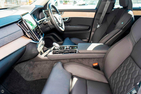 2026 Volvo XC90 L Series Plus B5 Bright SUV Image 4