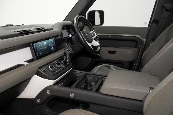 2020 Land Rover Defender L663 110 P400 S SUV Image 22