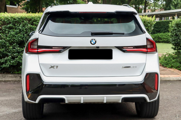 2026 BMW X1 U11 xDrive20i M Sport SUV image 3