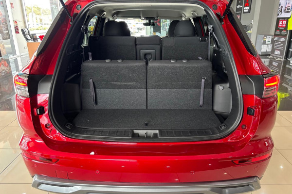 2025 Mitsubishi Outlander ZM LS SUV Image 10