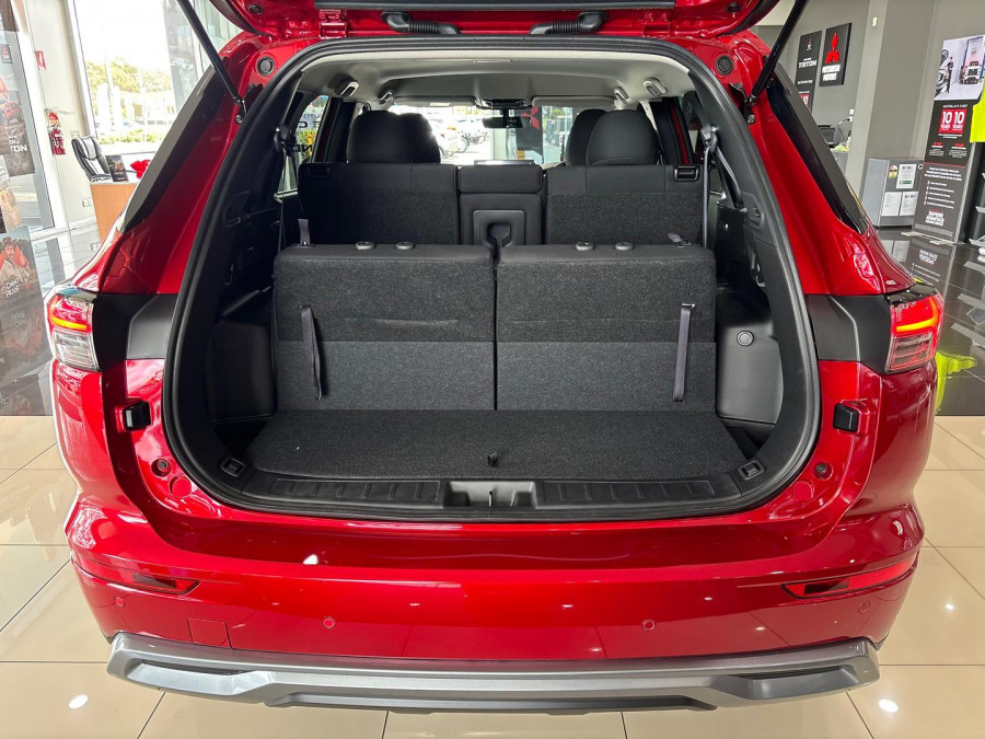 2025 Mitsubishi Outlander ZM LS SUV Image 10